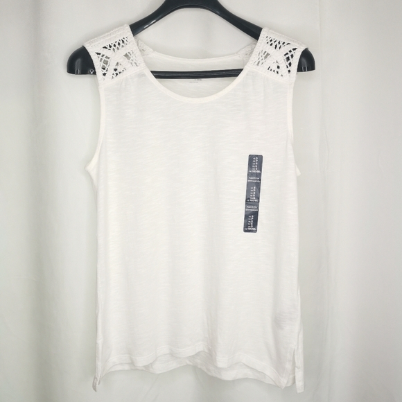 💙3/$25💙Gap White Cotton Sleeveless‎ Crochet Detail Casual Lightweight Tank Top - Picture 2 of 8